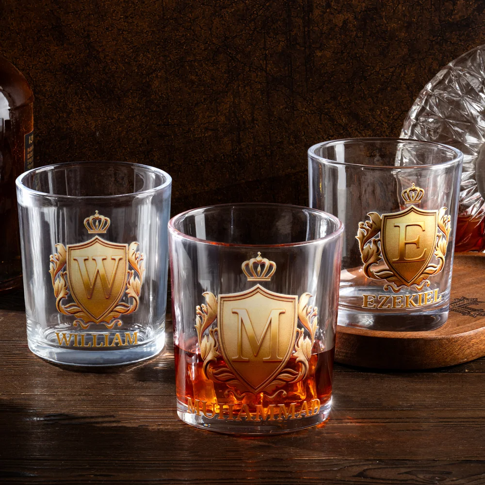 Personalised Golden Badge Initial Name Rock Whiskey Glass Old Fashioned Birthday Gift for Man Bartender Whiskey Enthusiast